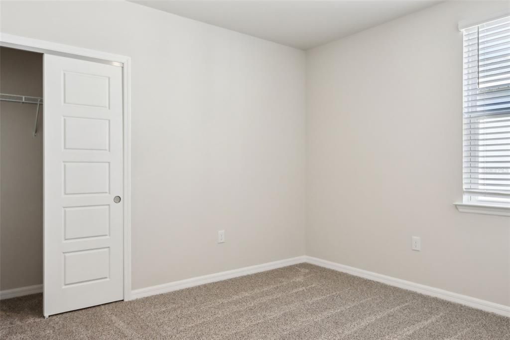 Activo con contrato: $309,995 (4 camas, 2 baños, 1687 Pies cuadrados)