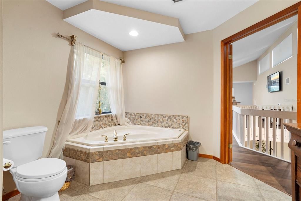 待售: $849,000 (3 贝兹, 5 浴室, 2496 平方英尺)