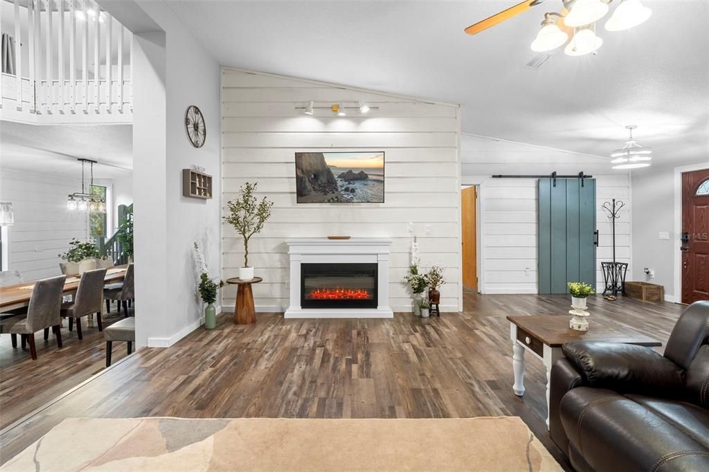 待售: $849,000 (3 贝兹, 5 浴室, 2496 平方英尺)