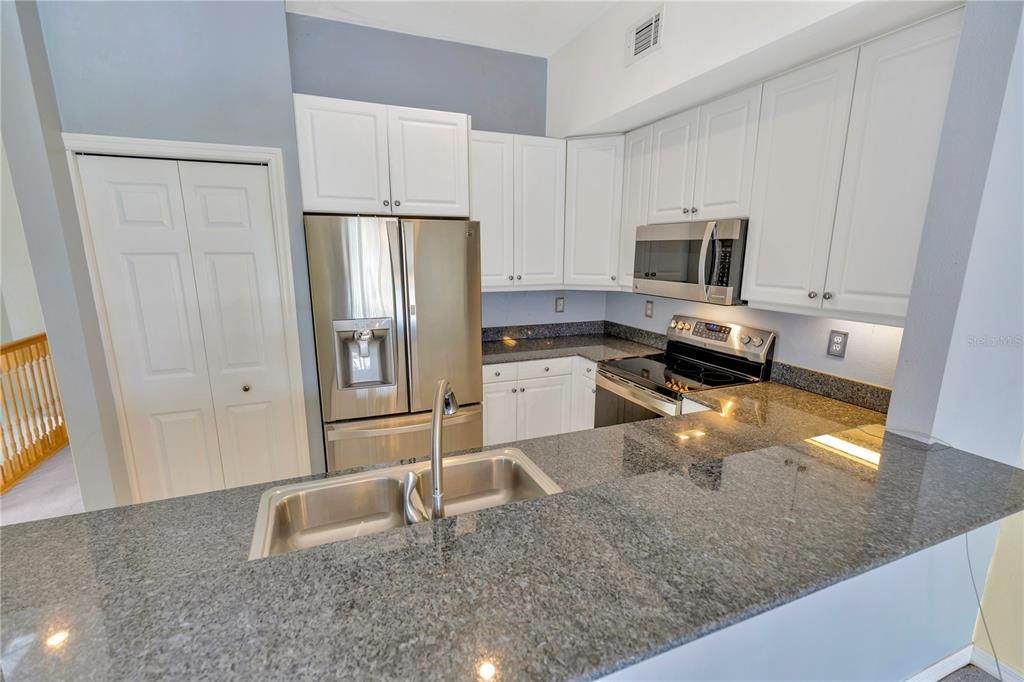 En Venta: $850,000 (3 camas, 3 baños, 1850 Pies cuadrados)