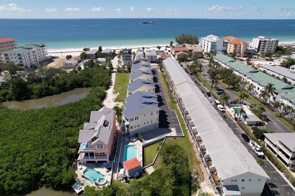 En Venta: $850,000 (3 camas, 3 baños, 1850 Pies cuadrados)