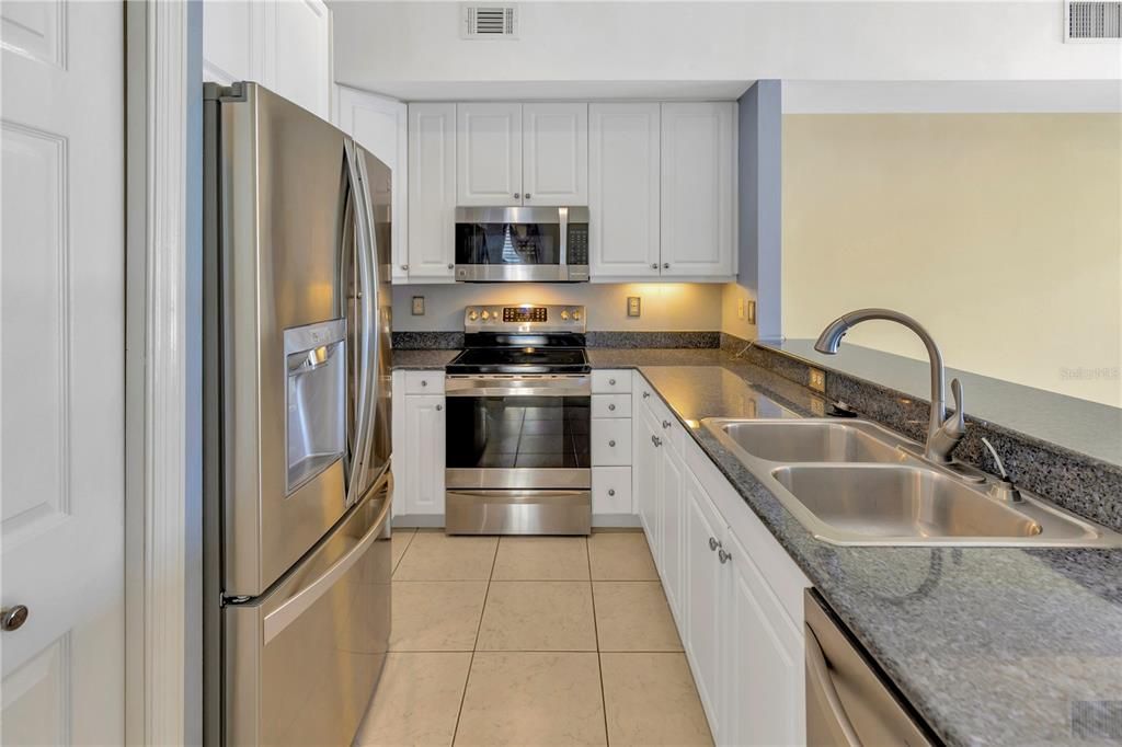 En Venta: $850,000 (3 camas, 3 baños, 1850 Pies cuadrados)