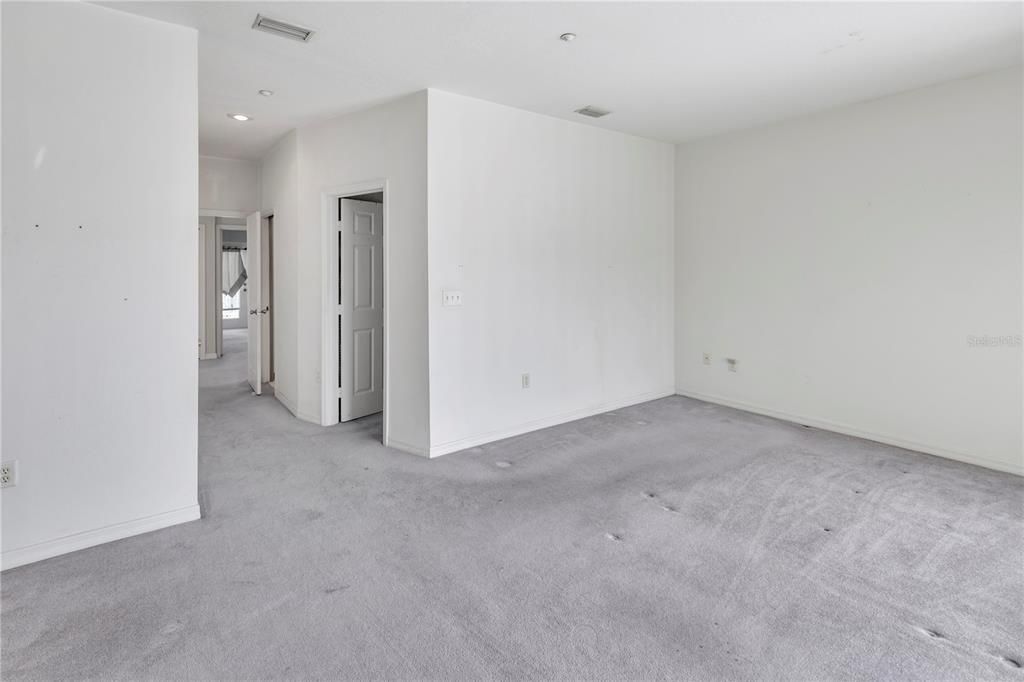 En Venta: $850,000 (3 camas, 3 baños, 1850 Pies cuadrados)