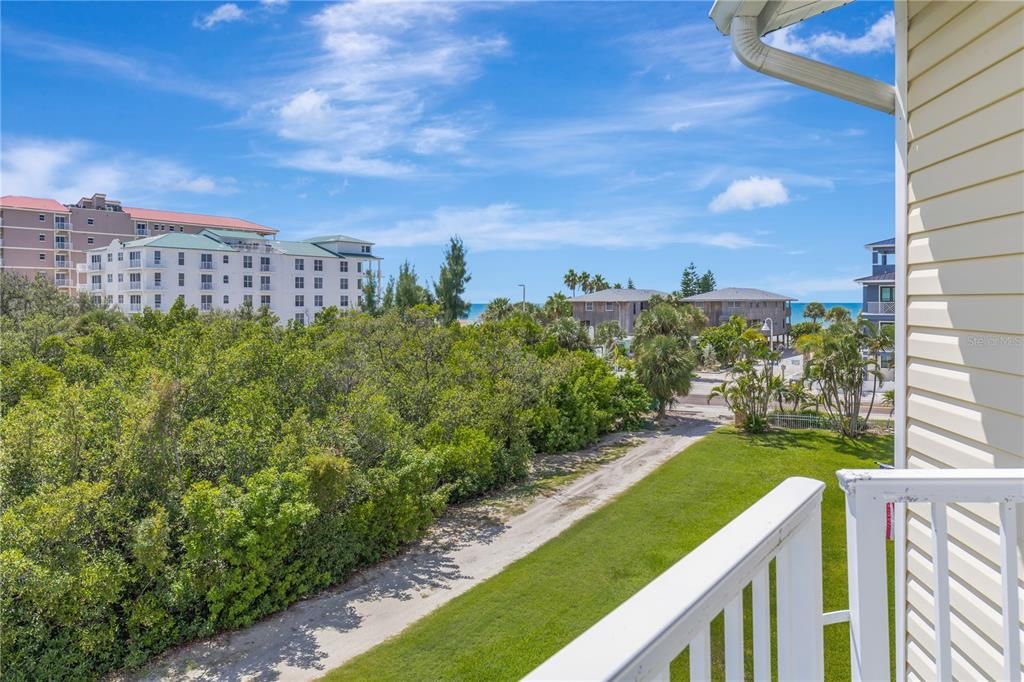 En Venta: $850,000 (3 camas, 3 baños, 1850 Pies cuadrados)