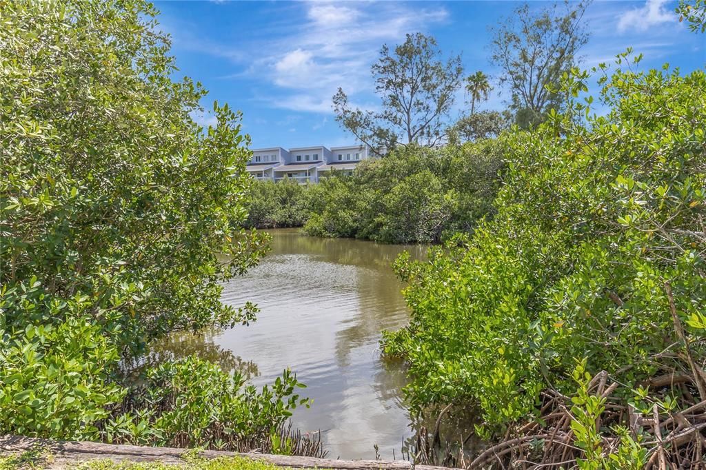 En Venta: $850,000 (3 camas, 3 baños, 1850 Pies cuadrados)