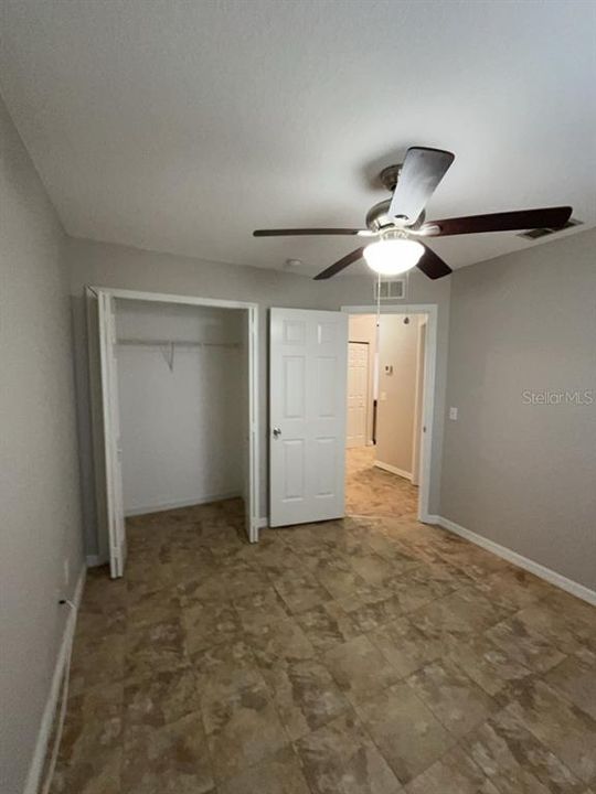 合同活跃: $245,000 (3 贝兹, 2 浴室, 1261 平方英尺)