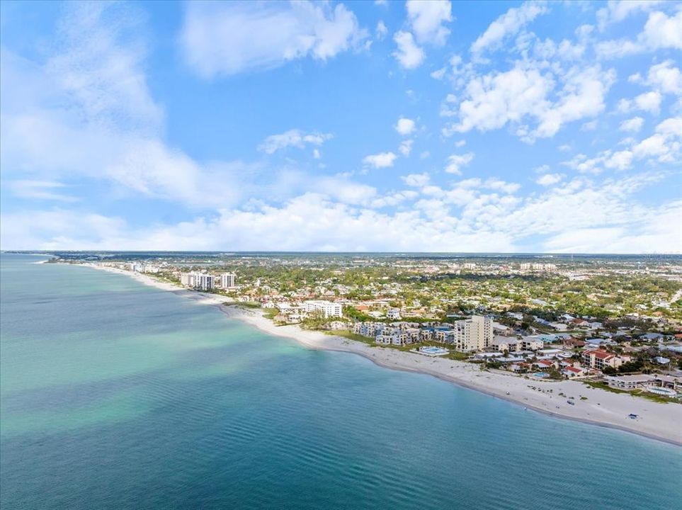 En Venta: $699,999 (0.30 acres)