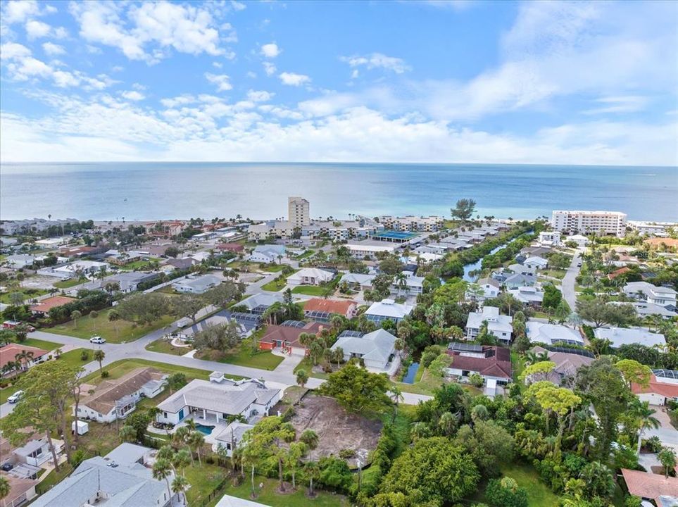 En Venta: $699,999 (0.30 acres)