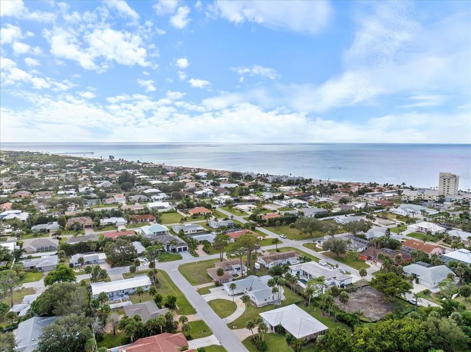 En Venta: $699,999 (0.30 acres)