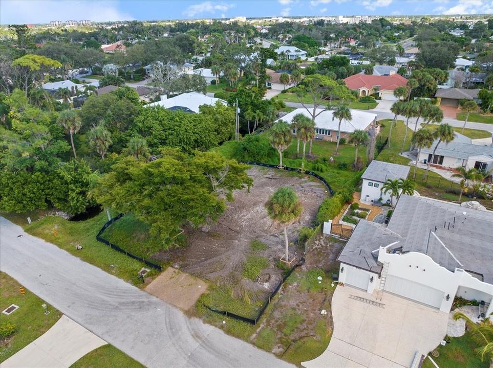 En Venta: $699,999 (0.30 acres)