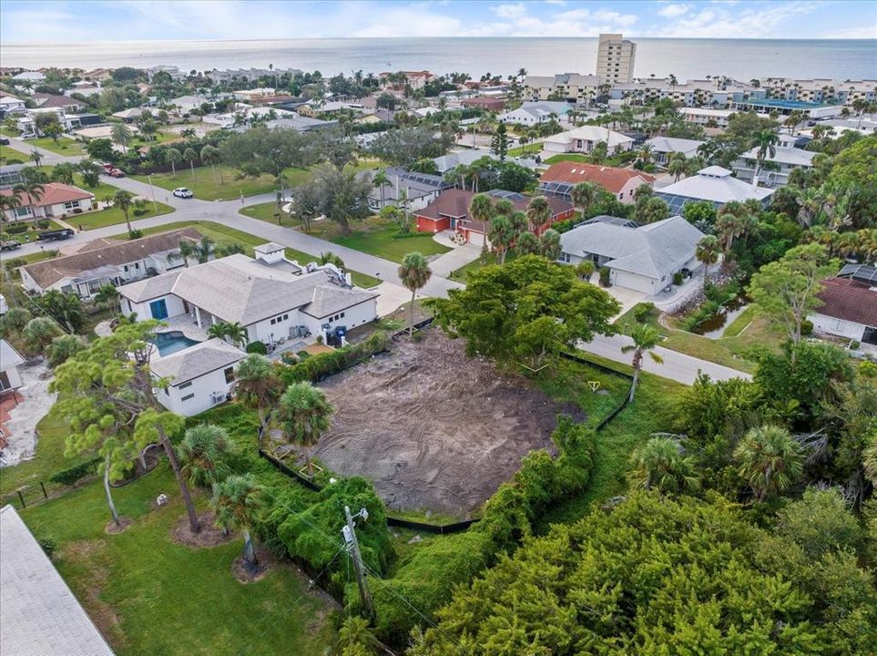 En Venta: $699,999 (0.30 acres)