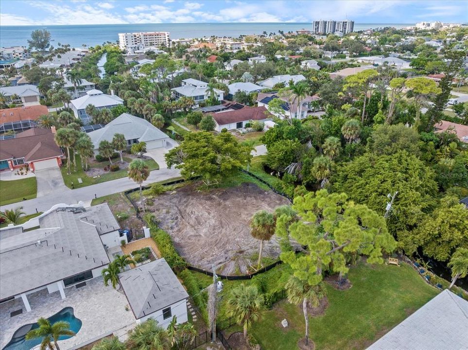 En Venta: $699,999 (0.30 acres)