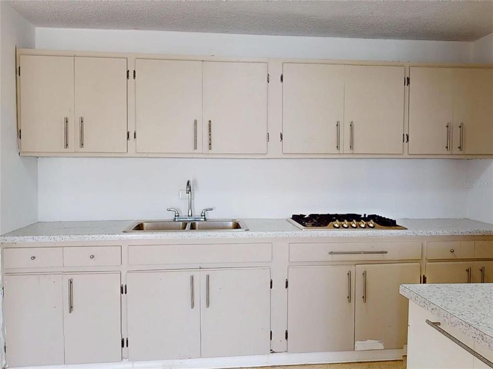 Active With Contract: $169,000 (3 beds, 2 baths, 1300 Square Feet)