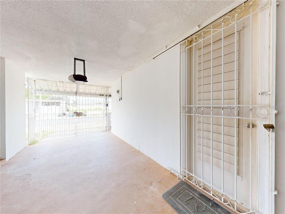 Active With Contract: $169,000 (3 beds, 2 baths, 1300 Square Feet)