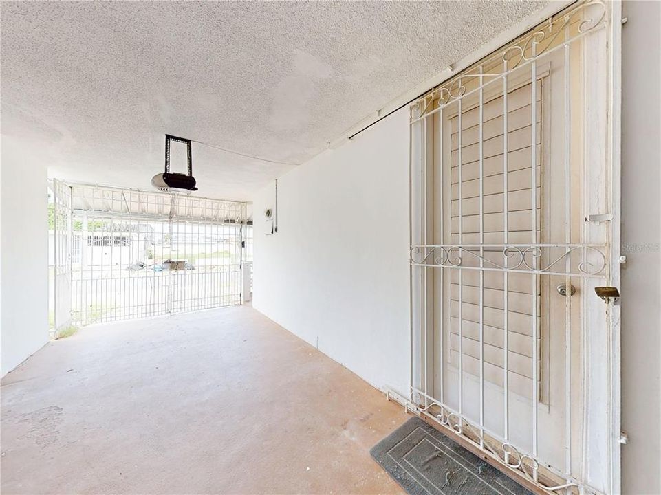 Active With Contract: $169,000 (3 beds, 2 baths, 1300 Square Feet)