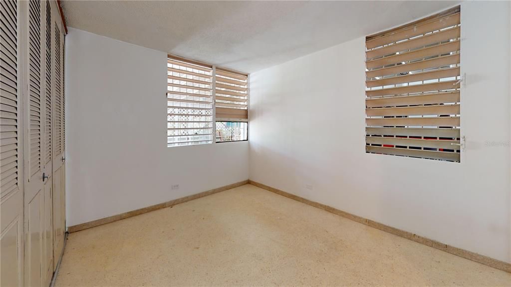 Active With Contract: $169,000 (3 beds, 2 baths, 1300 Square Feet)