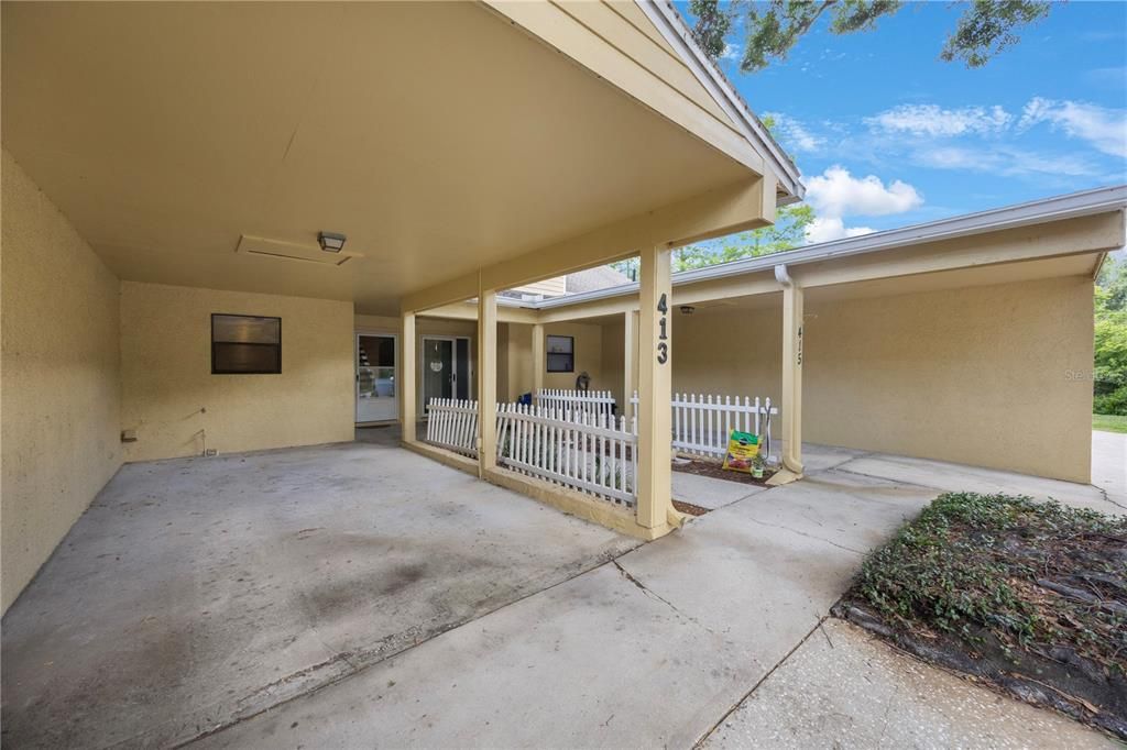 Active With Contract: $199,900 (2 beds, 2 baths, 1150 Square Feet)