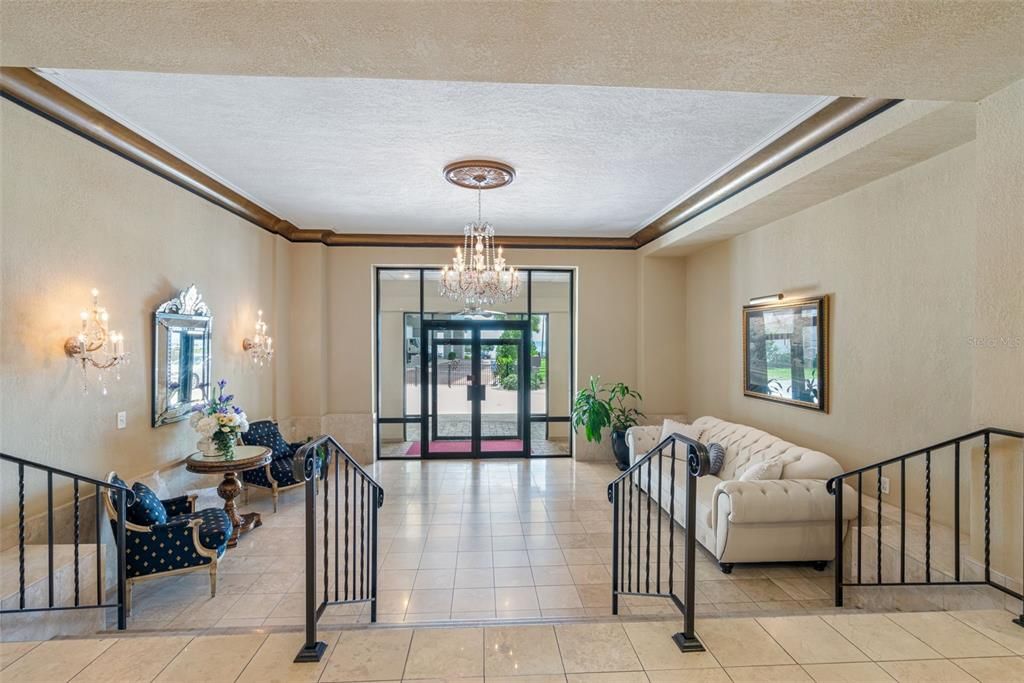 Под контрактом: $2,100 (1 спален, 1 ванн, 528 Квадратных фут)