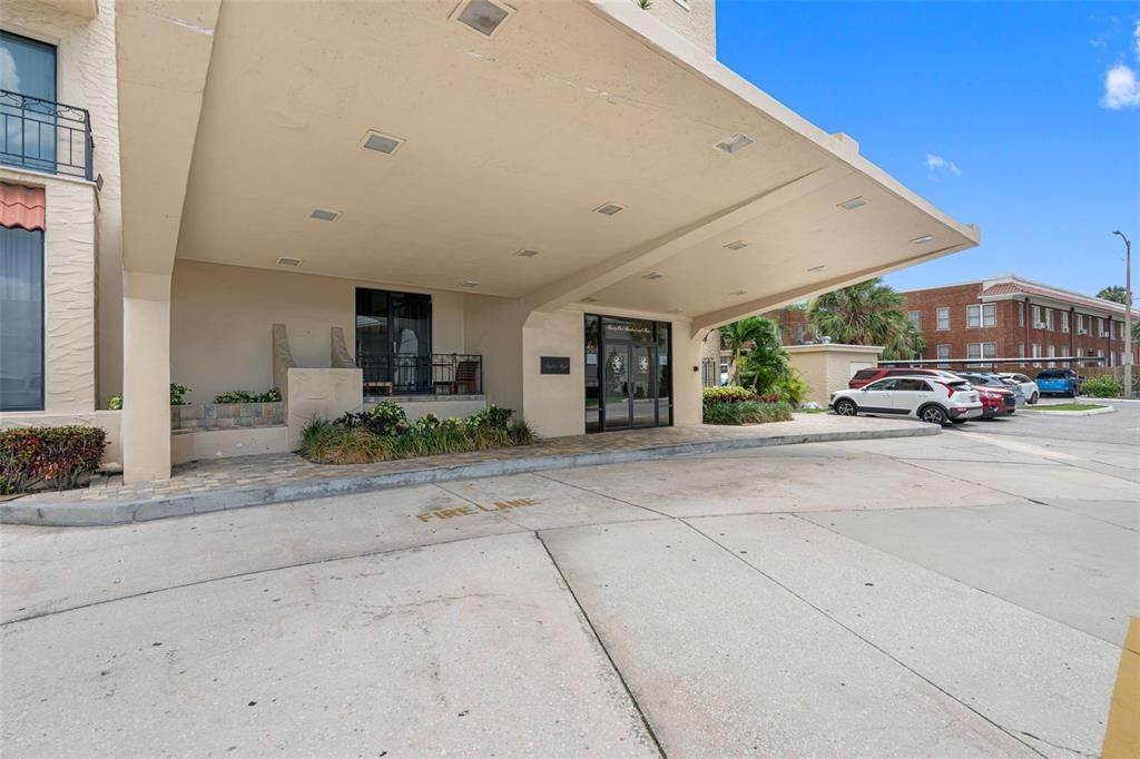 Под контрактом: $2,100 (1 спален, 1 ванн, 528 Квадратных фут)