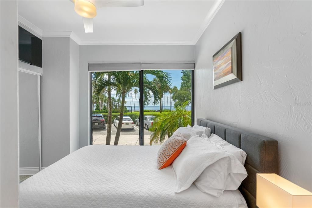 Под контрактом: $2,100 (1 спален, 1 ванн, 528 Квадратных фут)