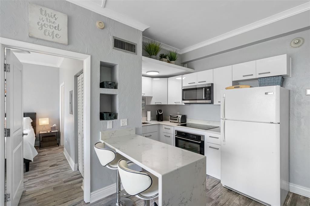 Под контрактом: $2,100 (1 спален, 1 ванн, 528 Квадратных фут)