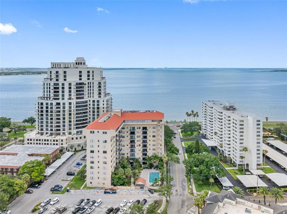 Под контрактом: $2,100 (1 спален, 1 ванн, 528 Квадратных фут)