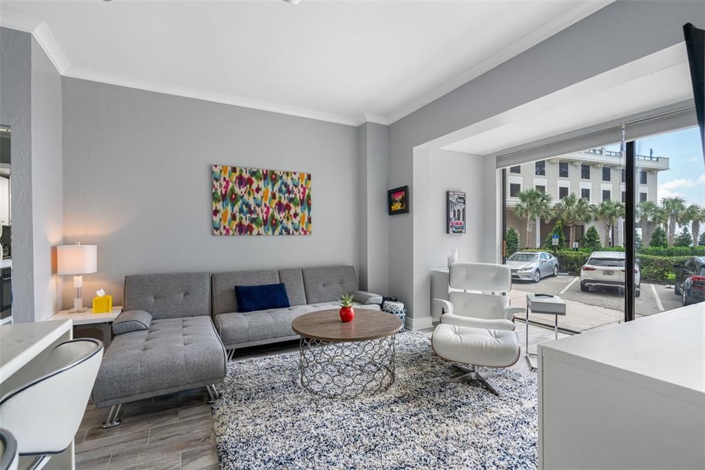 Под контрактом: $2,100 (1 спален, 1 ванн, 528 Квадратных фут)