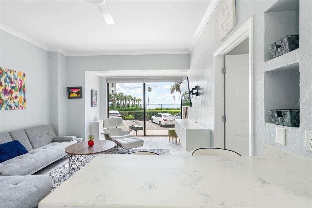 Под контрактом: $2,100 (1 спален, 1 ванн, 528 Квадратных фут)