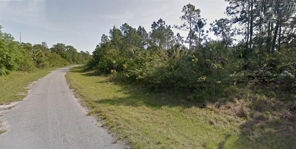 На продажу: $13,000 (0.22 acres)