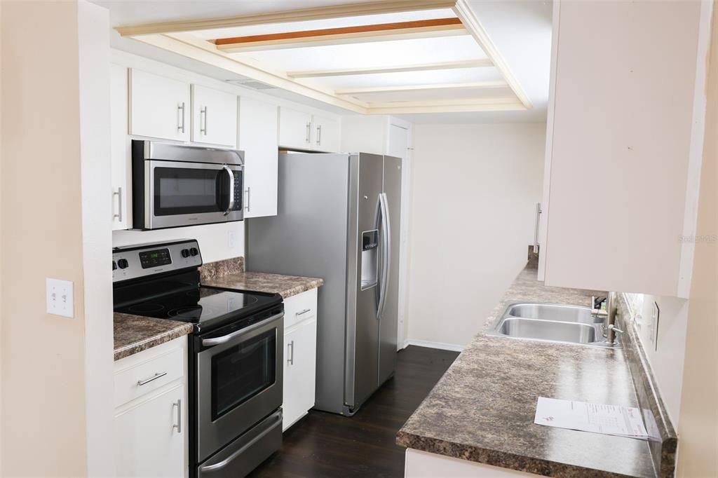 出租: $1,800 (3 贝兹, 2 浴室, 1468 平方英尺)