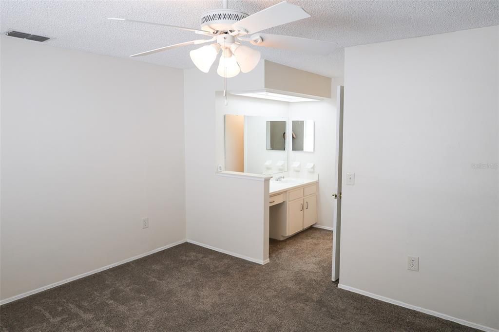 出租: $1,800 (3 贝兹, 2 浴室, 1468 平方英尺)