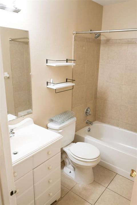 出租: $1,800 (3 贝兹, 2 浴室, 1468 平方英尺)