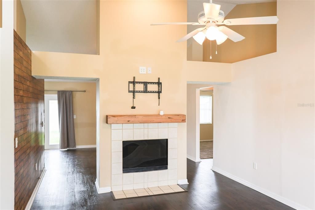 出租: $1,800 (3 贝兹, 2 浴室, 1468 平方英尺)