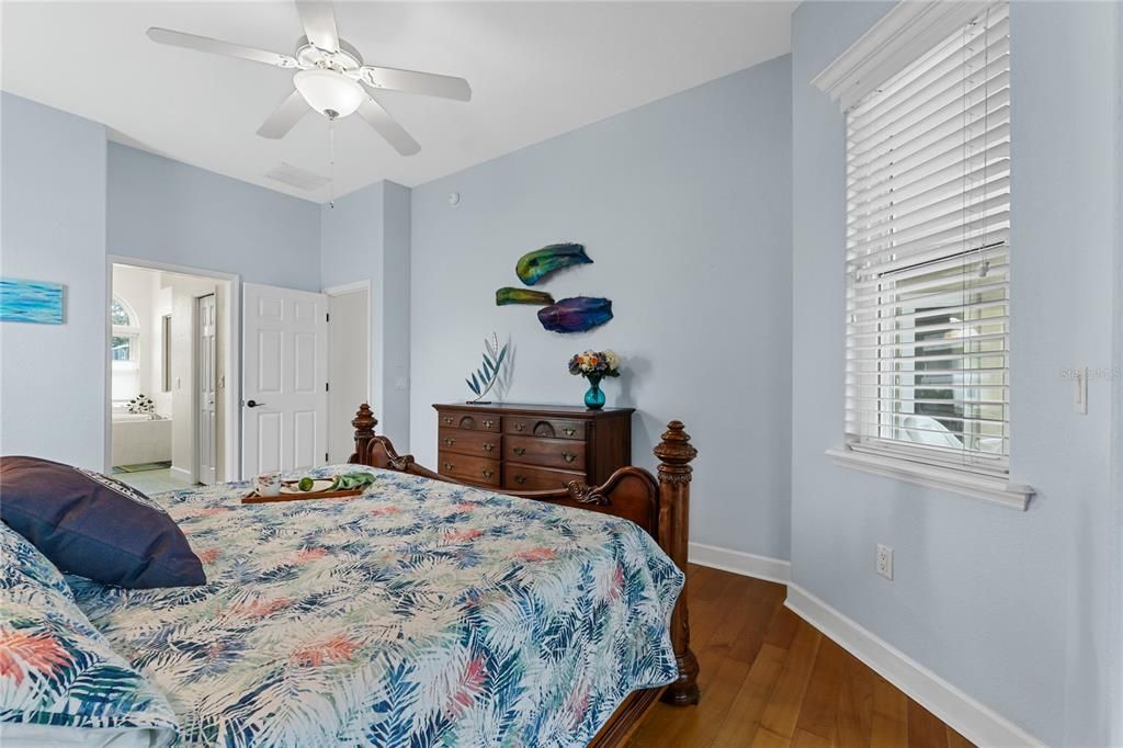 На продажу: $799,977 (4 спален, 3 ванн, 2705 Квадратных фут)