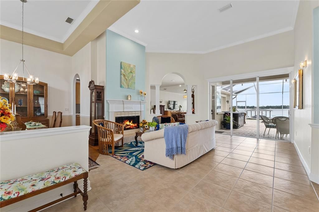 На продажу: $799,977 (4 спален, 3 ванн, 2705 Квадратных фут)