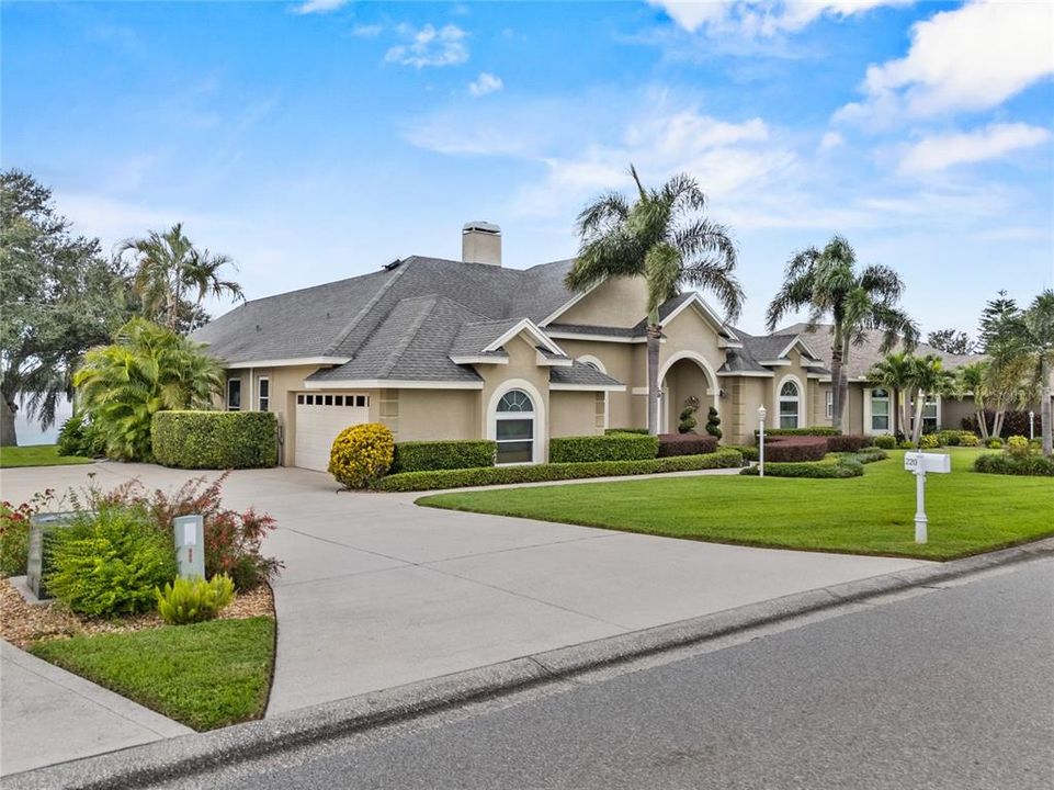 На продажу: $799,977 (4 спален, 3 ванн, 2705 Квадратных фут)