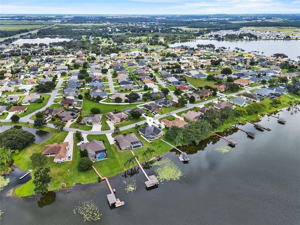 На продажу: $799,977 (4 спален, 3 ванн, 2705 Квадратных фут)