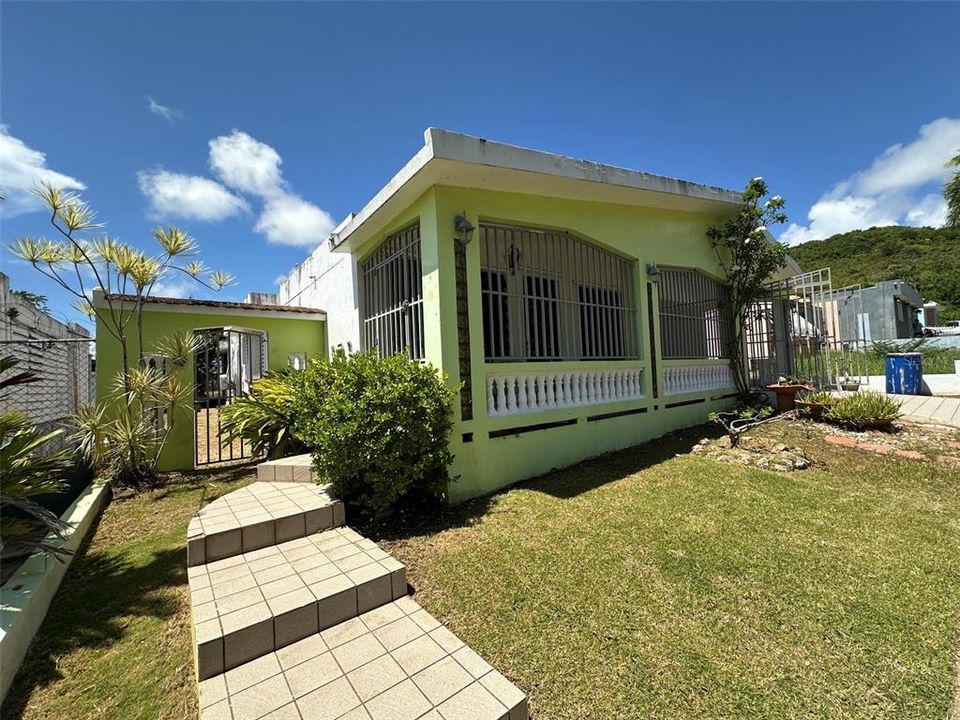 На продажу: $209,000 (4 спален, 2 ванн, 1280 Квадратных фут)