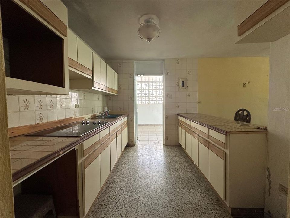 На продажу: $209,000 (4 спален, 2 ванн, 1280 Квадратных фут)