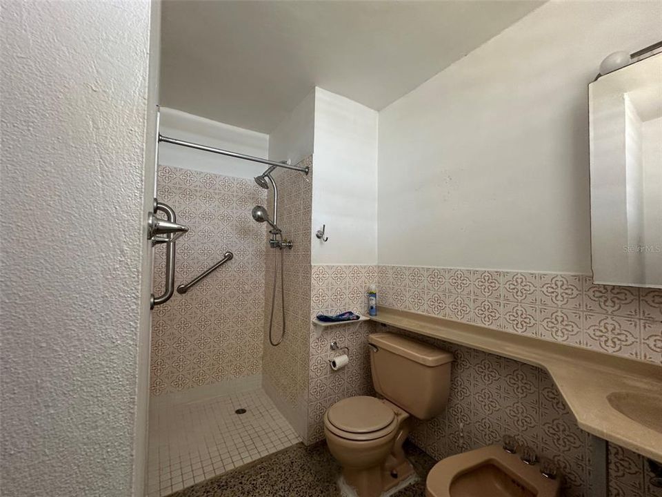 На продажу: $209,000 (4 спален, 2 ванн, 1280 Квадратных фут)