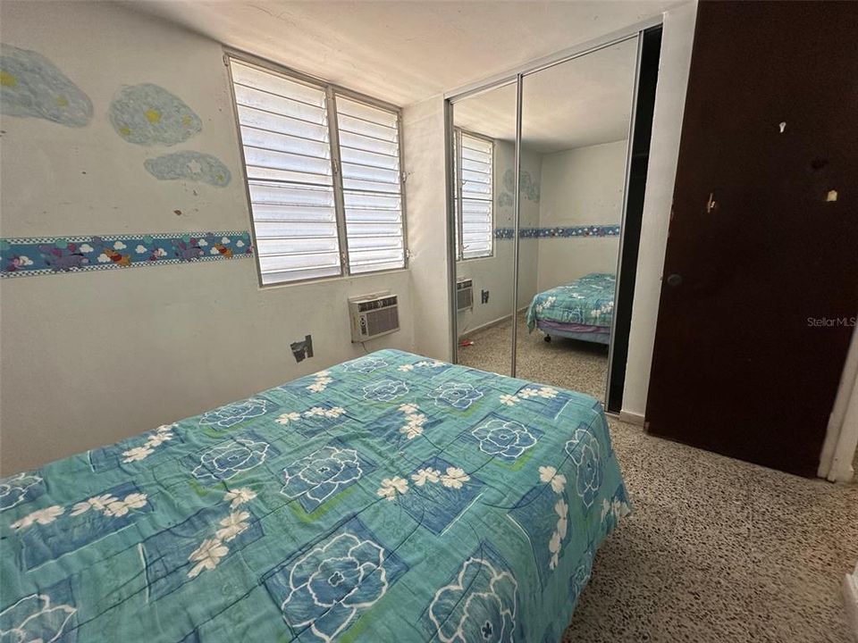 На продажу: $209,000 (4 спален, 2 ванн, 1280 Квадратных фут)