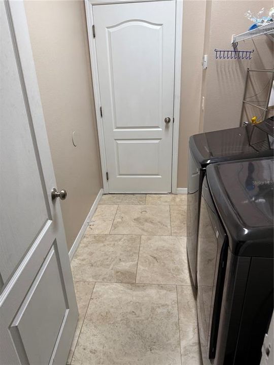 For Rent: $2,600 (4 beds, 3 baths, 2600 Square Feet)