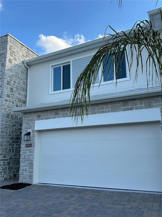 合同活跃: $2,300 (3 贝兹, 2 浴室, 1864 平方英尺)