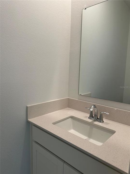 合同活跃: $2,300 (3 贝兹, 2 浴室, 1864 平方英尺)