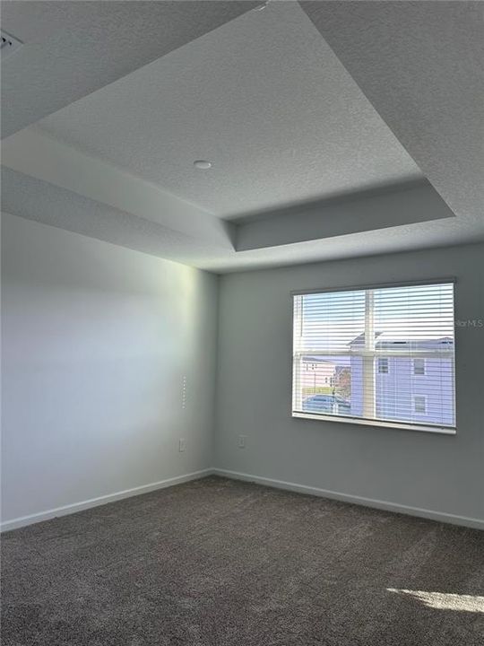 合同活跃: $2,300 (3 贝兹, 2 浴室, 1864 平方英尺)