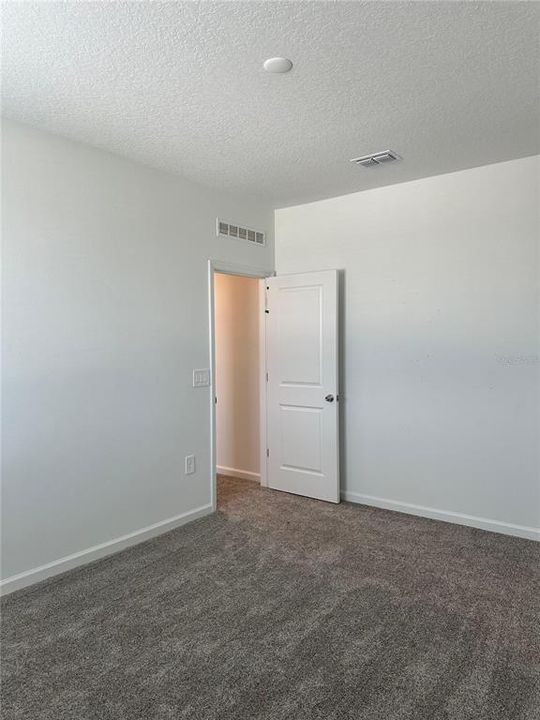 合同活跃: $2,300 (3 贝兹, 2 浴室, 1864 平方英尺)