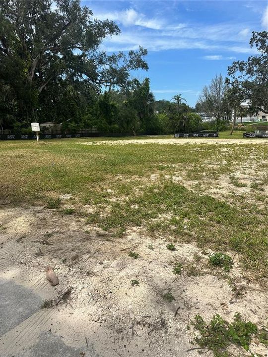 En Venta: $349,000 (0.43 acres)