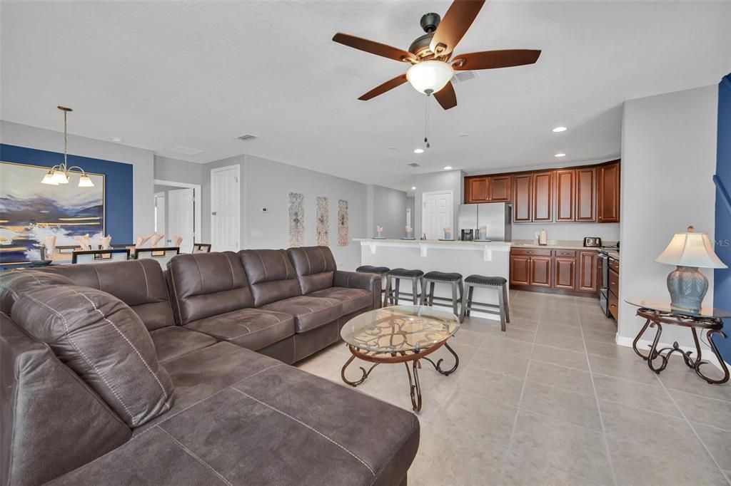 Active With Contract: $2,100 (4 beds, 2 baths, 1860 Square Feet)