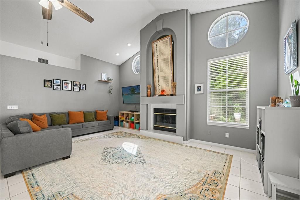 For Sale: $435,000 (3 beds, 2 baths, 1817 Square Feet)