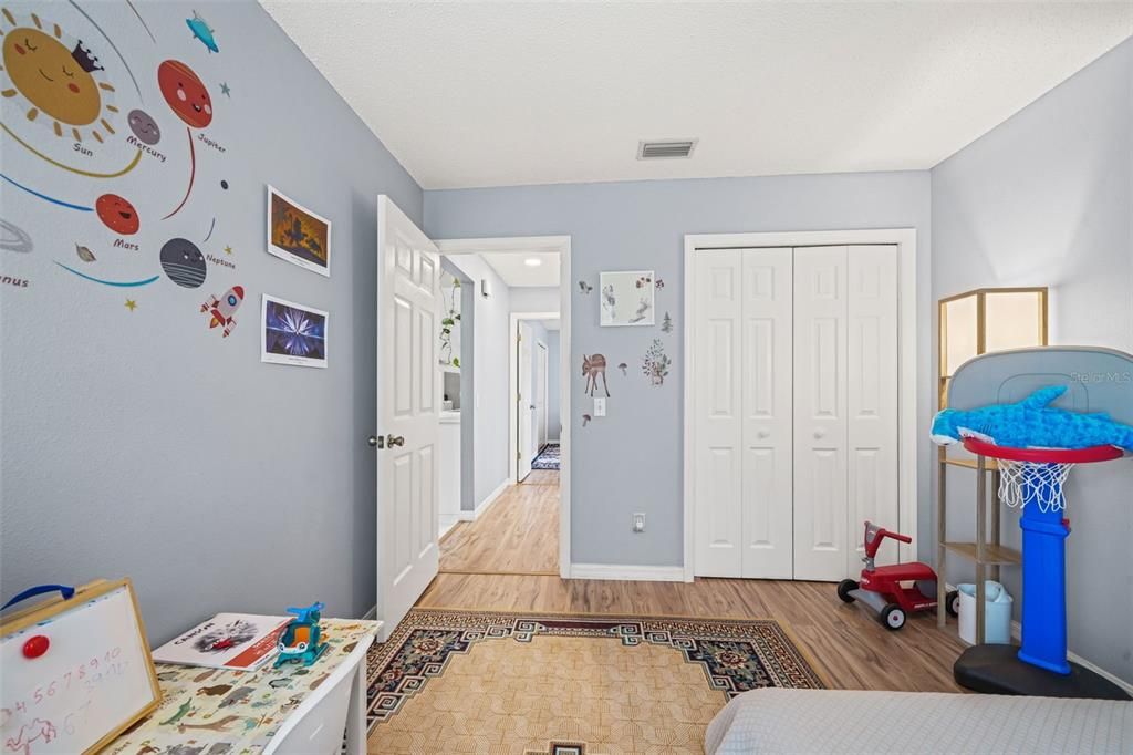 For Sale: $435,000 (3 beds, 2 baths, 1817 Square Feet)